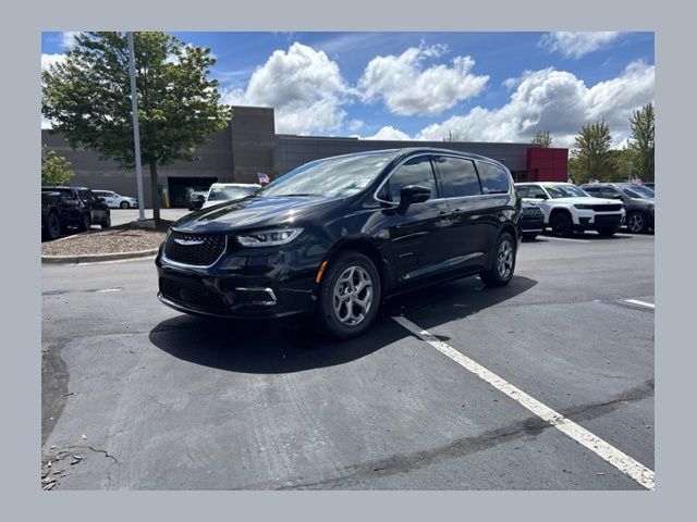 Diamond Black Crystal Pearlcoat 2024 Chrysler Pacifica Minivan All-Wheel Drive 9-Speed Automatic