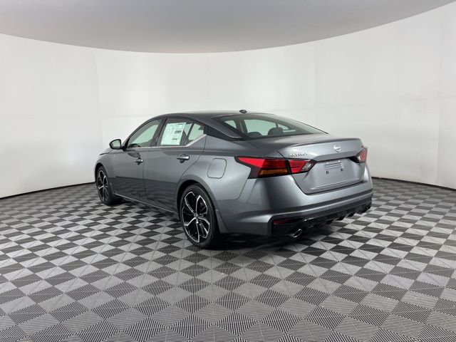 2025 Gun Metallic Nissan Altima 2.5 SR FWD Sedan