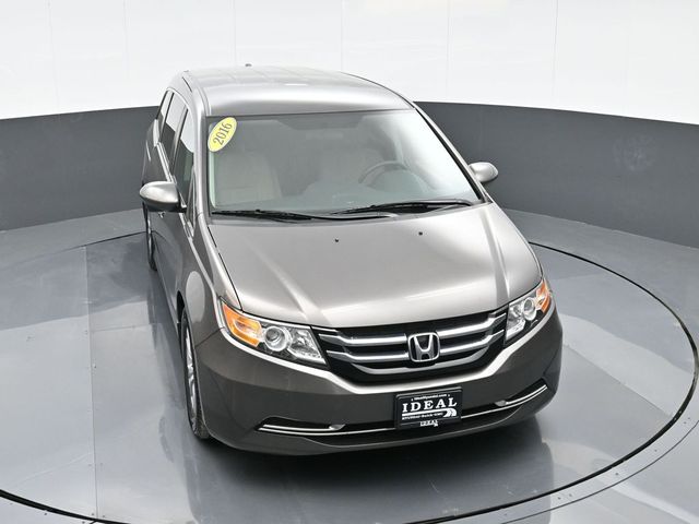 2016 Honda Odyssey SE 23