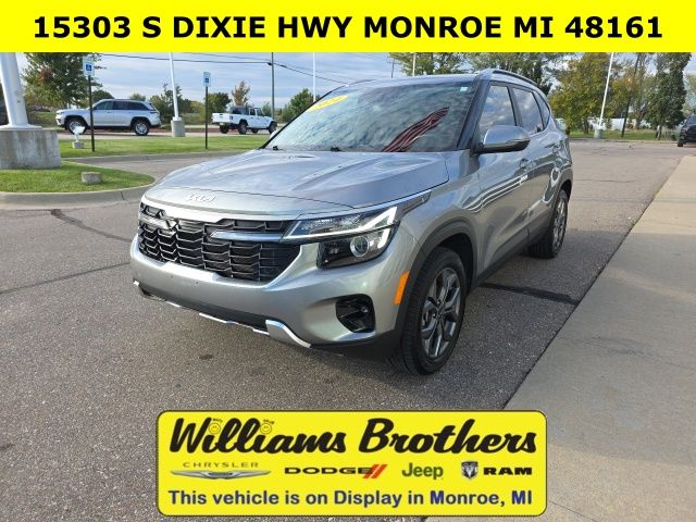 2024 Kia Seltos S - Steel Gray exterior view 1