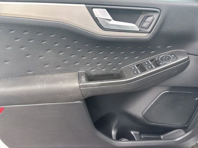 2020 Ford Escape SE photo