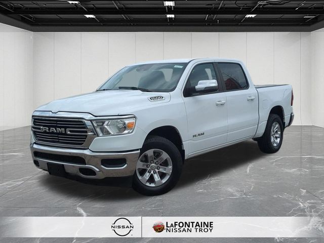 Bright White Clearcoat 2023 RAM 1500 Laramie Crew Cab 4WD Pickup Truck Four-Wheel Drive 8-Speed Automatic