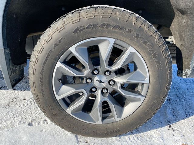 2020 Chevrolet Silverado 1500 RST 32