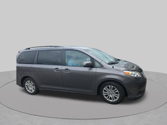2013 Toyota Sienna XLE 7-Passenger