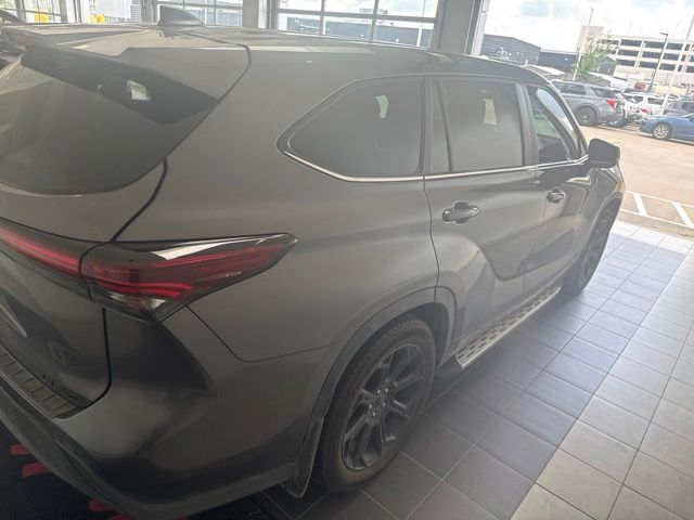 2024 Toyota Highlander LE Gray at Legacy Ford