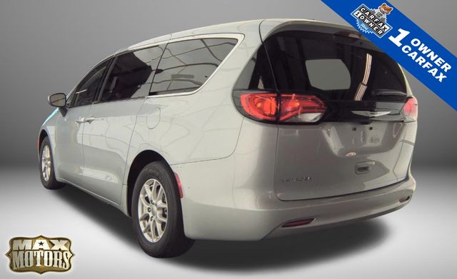 2023 Chrysler Voyager LX FWD