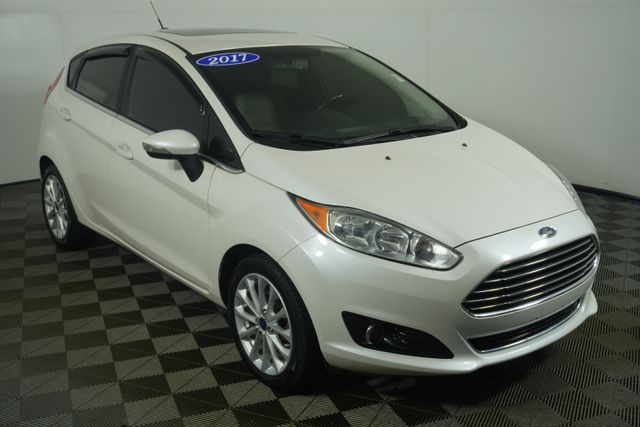 White Platinum Metallic Tri-Coat 2017 Ford Fiesta Hatchback Front-Wheel Drive 6-Speed Automatic