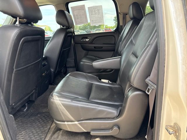 2013 White Diamond Clearcoat Chevrolet Suburban 1500 LTZ 4X4 SUV