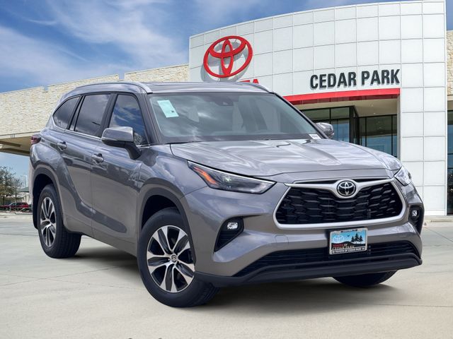 Heavy Metal 2026 Toyota Highlander XLE AWD SUV / Crossover All-Wheel Drive 8-Speed Automatic