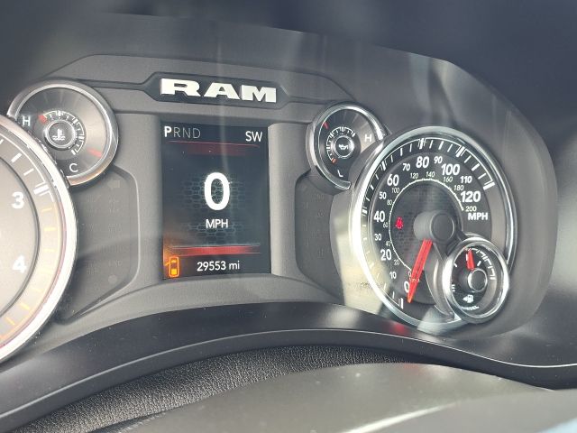 2024 Ram 3500 SLT:B01822