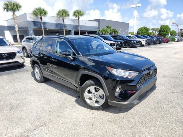 2021 Toyota RAV4 XLE 2