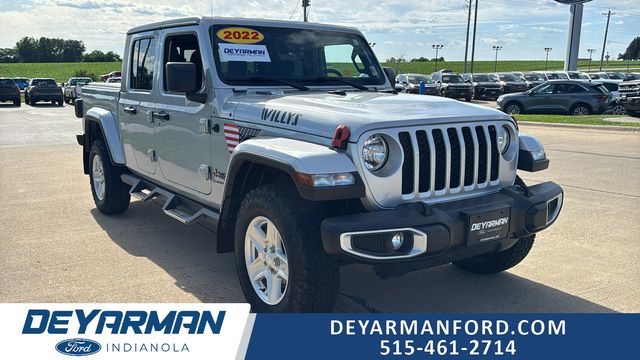Silver Zynith Clearcoat 2022 Jeep Gladiator Sport Crew Cab 4WD Pickup Truck Four-Wheel Drive 8-Speed Automatic