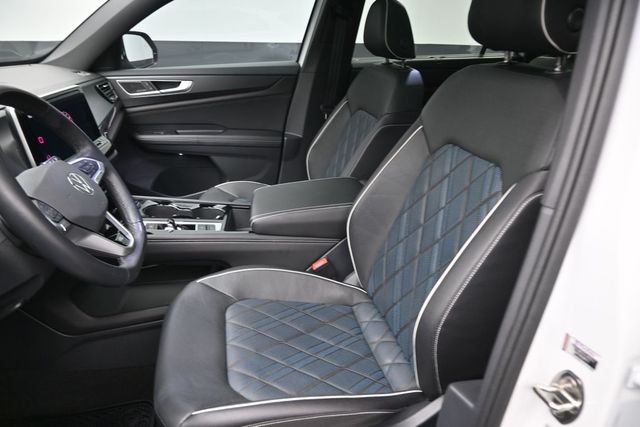 Used 2025 Volkswagen Atlas Cross Sport SUV