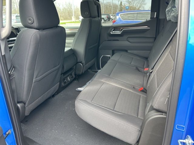 2025 Chevrolet Silverado 1500 LT photo