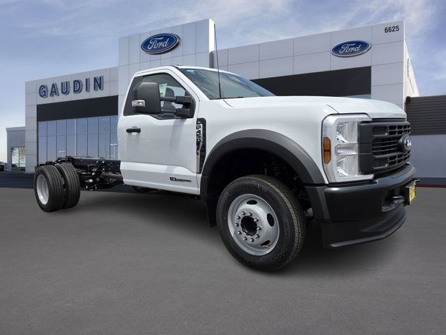 2025 Ford Super Duty F-450 Chassis Regular Cab (DRW)