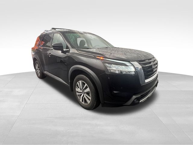 2022 Nissan Pathfinder SL 2