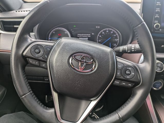 2021 Toyota Venza XLE 19