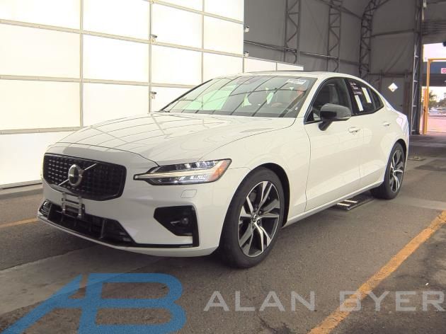 Crystal White 2025 Volvo S60 B5 Core AWD Sedan All-Wheel Drive Automatic