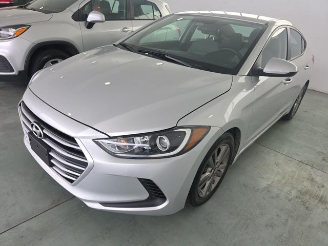 Symphony Silver 2018 Hyundai Elantra SEL FWD Sedan Front-Wheel Drive 6-Speed Automatic