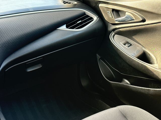 Used 2023 Gray Chevrolet LT image 14