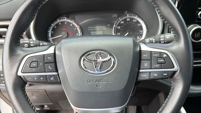 Used 2024 Toyota Highlander SUV