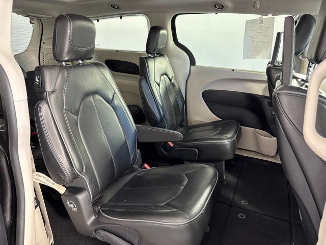 Used 2019 Chrysler Pacifica Van