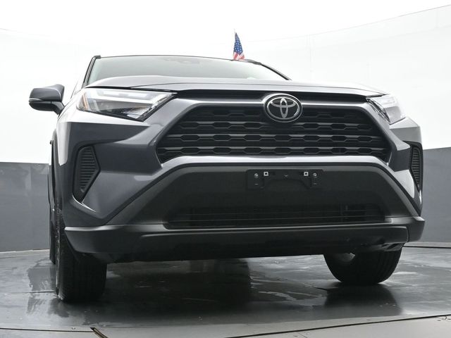 2024 Toyota RAV4 XLE 38