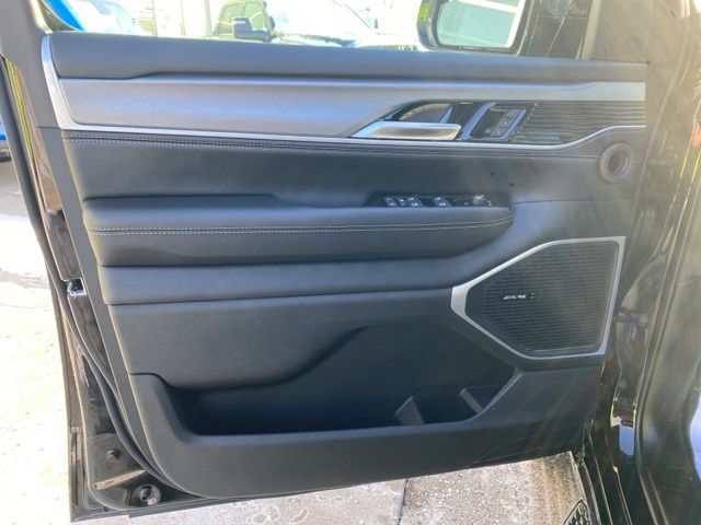 2026 Jeep Grand Wagoneer Limited - Px8 exterior view 10