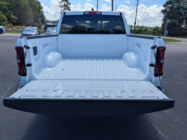 2026 Ram 1500 Express Crew Cab 4x4 5'7" Box