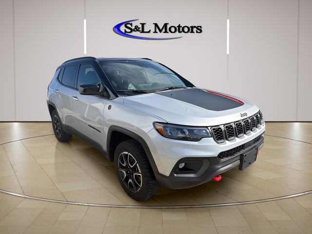 Silver Zynith Metallic Clearcoat 2025 Jeep Compass Trailhawk 4WD SUV / Crossover Four-Wheel Drive 8-Speed Automatic