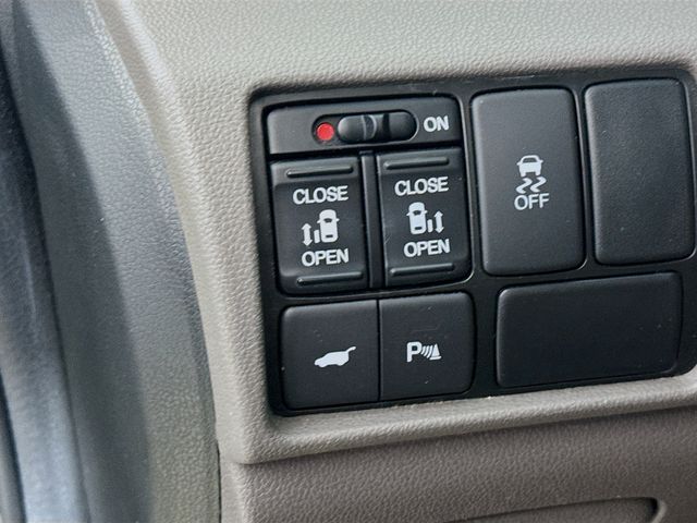 2013 Gray Honda Odyssey Touring FWD Van