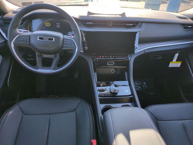 new 2026 Jeep Grand Cherokee car, priced at $43,550