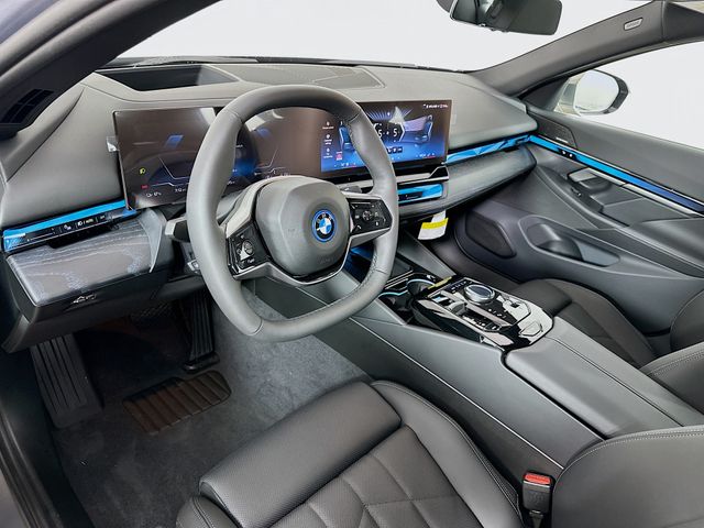 2025 BMW i5 xDrive40 9