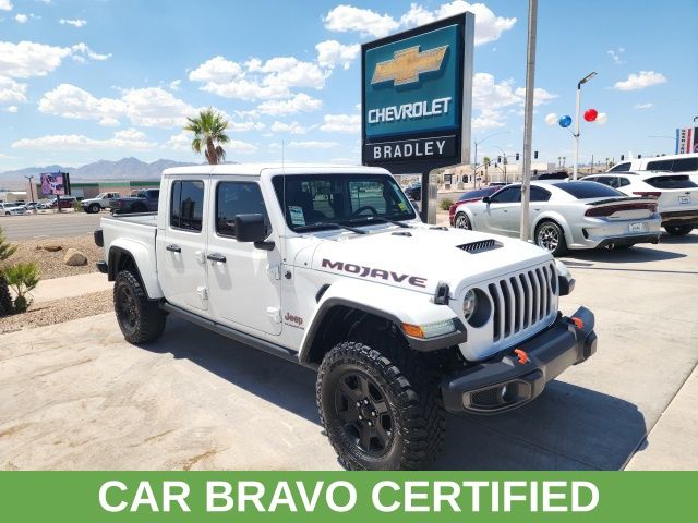 Bright White Clearcoat 2021 Jeep Gladiator Pickup Truck Four-Wheel Drive 8-Speed Automatic