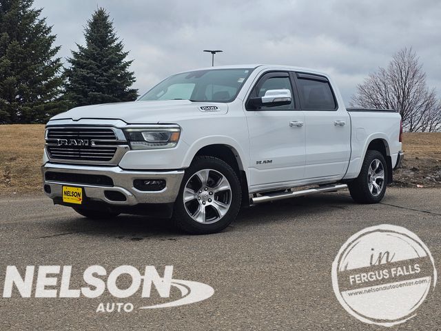 Bright White Clearcoat 2022 RAM 1500 Laramie Crew Cab 4WD Pickup Truck Four-Wheel Drive 8-Speed Automatic