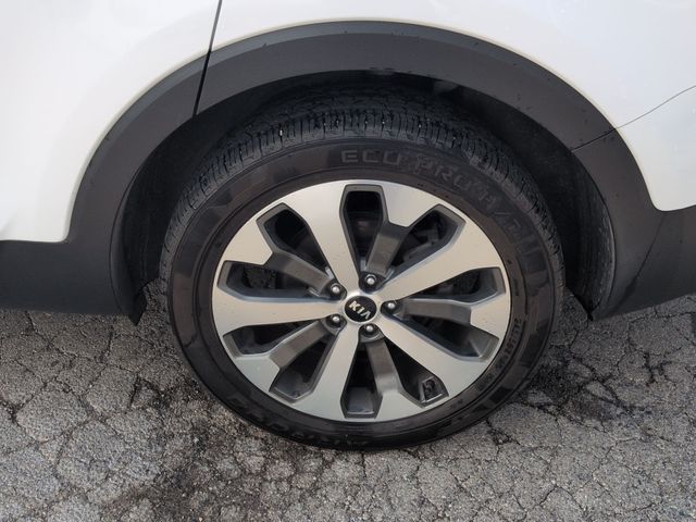 Used 2021 White Kia S image 35