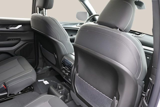 New Car 2025 Jeep Grand Cherokee L  Laredo For Sale Under $35,000 In Austin, Texas