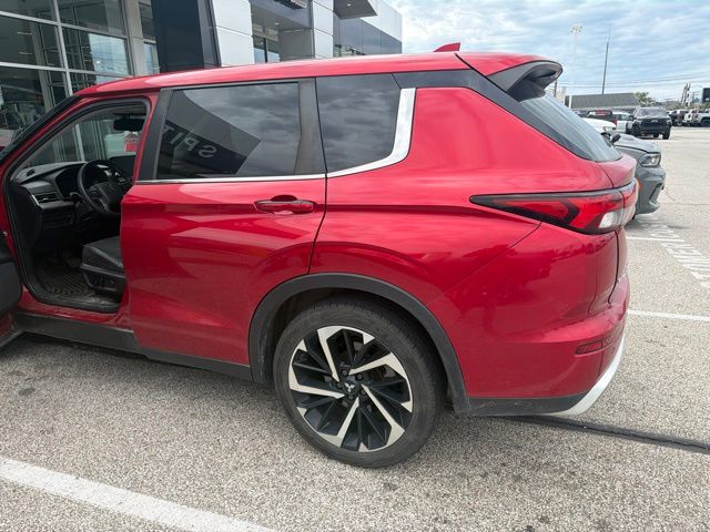 Certified Used 2022 Red Mitsubishi SE image 3