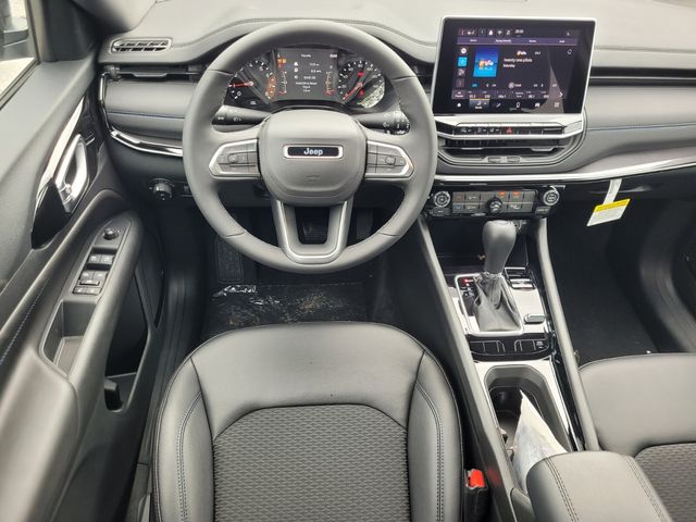 New 2026 White Jeep Latitude image 8