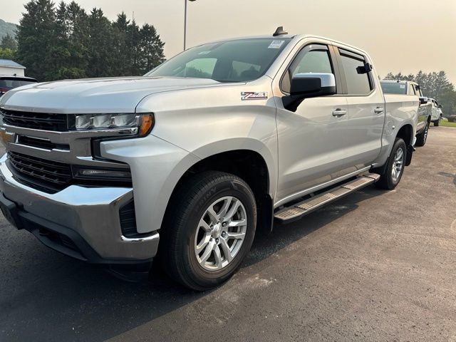Silver Ice Metallic 2022 Chevrolet Silverado 1500 Pickup Truck Four-Wheel Drive 8-Speed Automatic