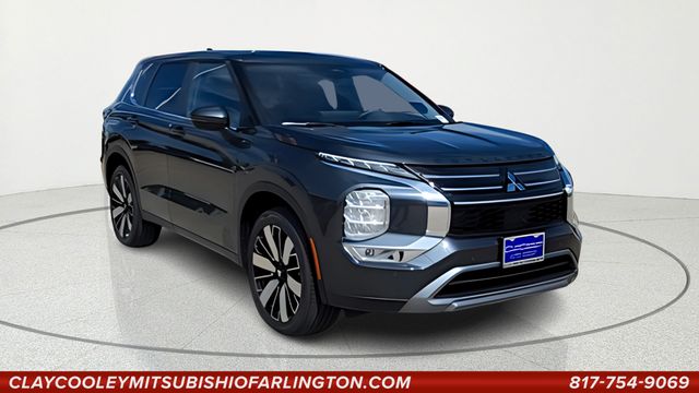 2026 Mitsubishi Outlander LE