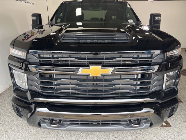 2025 Chevrolet Silverado 2500HD Custom photo