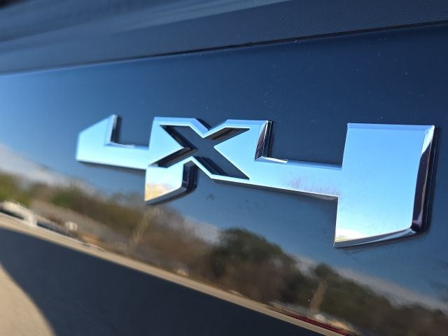 2022 GMC Sierra 1500 SLT:43863A