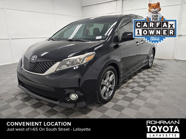 2017 Toyota Sienna SE 2