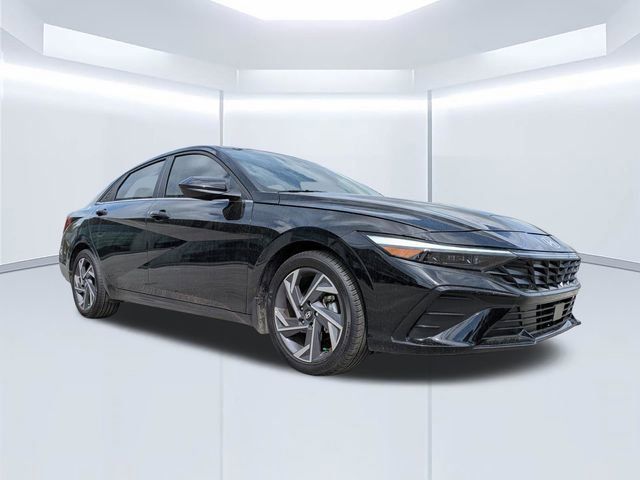 Abyss Black 2025 Hyundai Elantra SEL Convenience FWD Sedan Front-Wheel Drive Continuously Variable Transmission