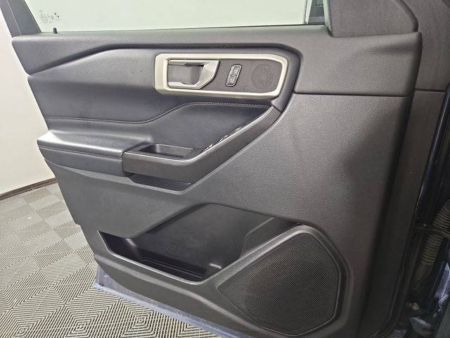 2020 Ford Explorer XLT photo