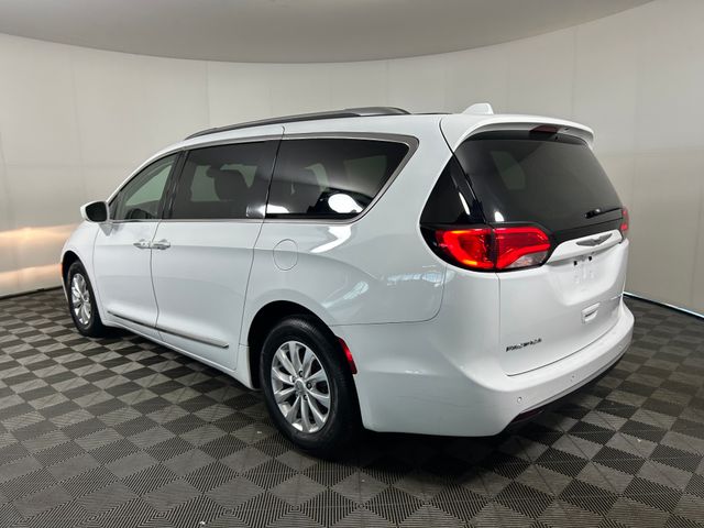 2019 Chrysler Pacifica Touring L 6