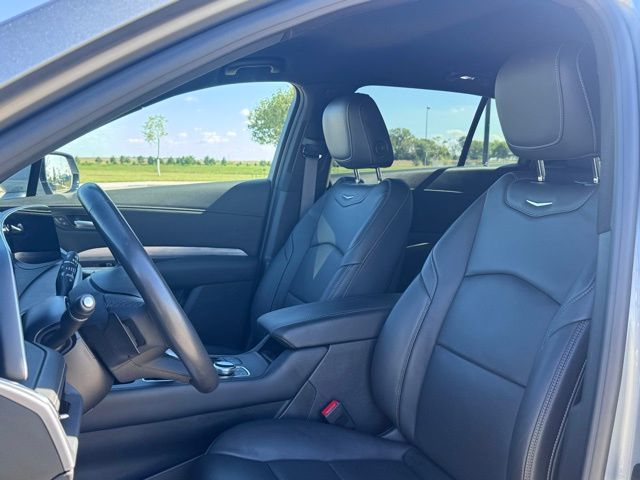 2024 Cadillac XT4 AWD Premium Luxury