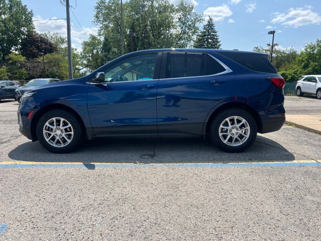 2022 Chevrolet Equinox LT - Blue exterior view 4