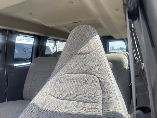 2016 Chevrolet Express 3500 LT - 8